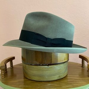 Almost new Sovereign Stetson fedora